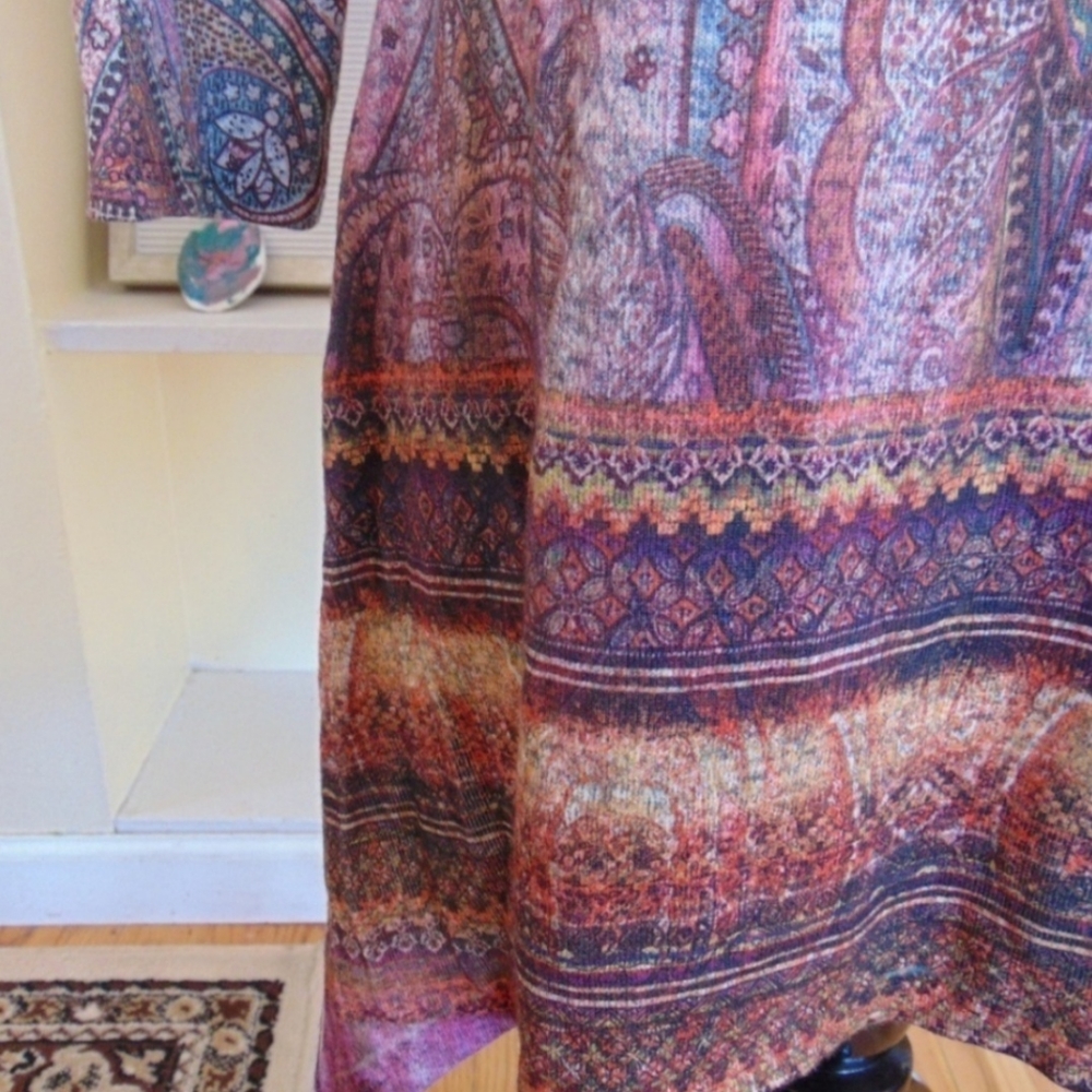 World Unity Tunic Top Size Small - Picture 4 of 6